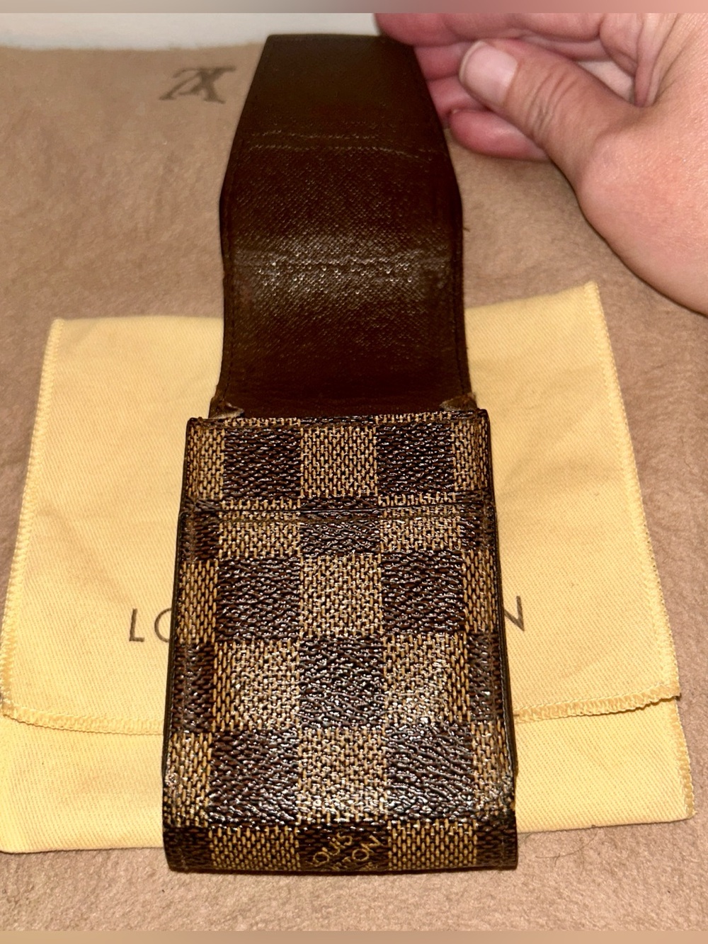 Louis Vuitton Damier Ebene
Cigarette Case (model N63024). Dusty included - Picture 3 of 7